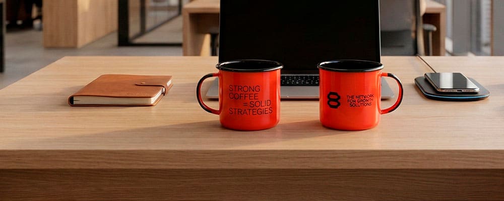 Canecas com personalização em decalque queima 700°C - brinde exclusivo BPartners BFerraz